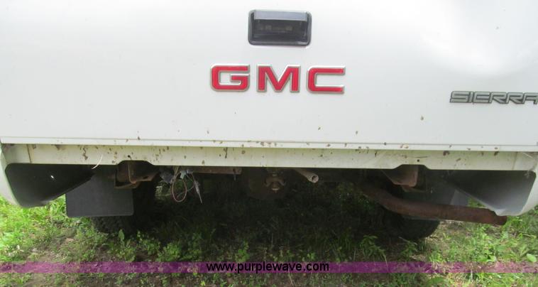 image for item H8979 1990 GMC Sierra 1500 pickup truck