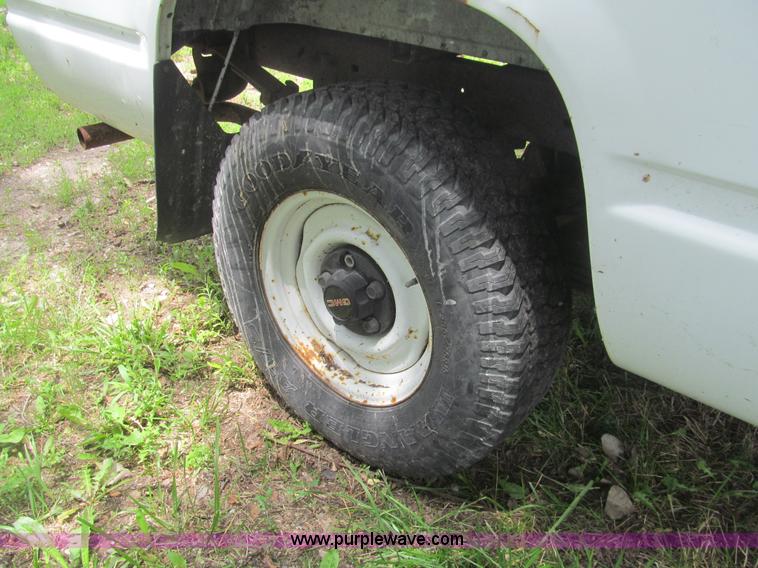 image for item H8979 1990 GMC Sierra 1500 pickup truck