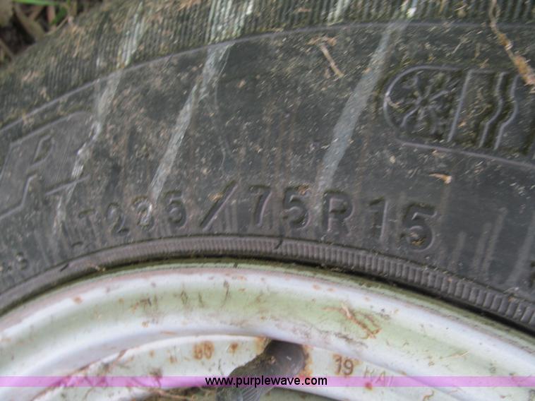 image for item H8979 1990 GMC Sierra 1500 pickup truck