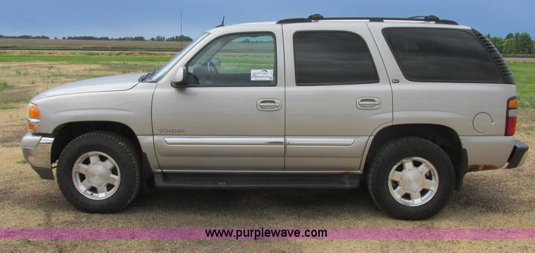 image for item I2517 2004 GMC Yukon SLT SUV