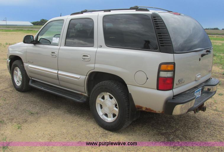 image for item I2517 2004 GMC Yukon SLT SUV