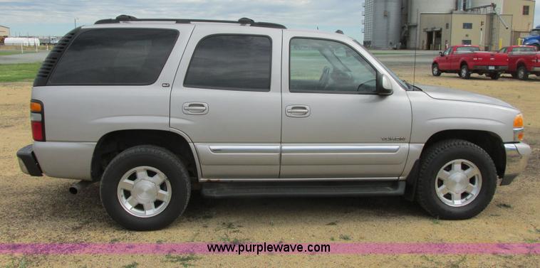 image for item I2517 2004 GMC Yukon SLT SUV