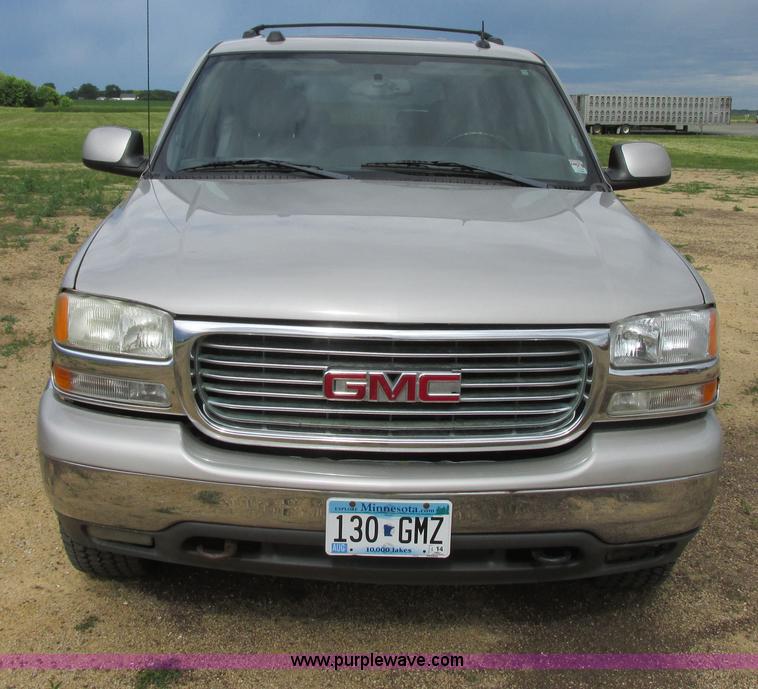 image for item I2517 2004 GMC Yukon SLT SUV