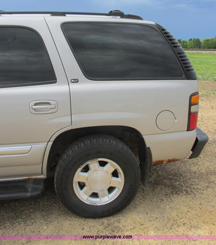 image for item I2517 2004 GMC Yukon SLT SUV