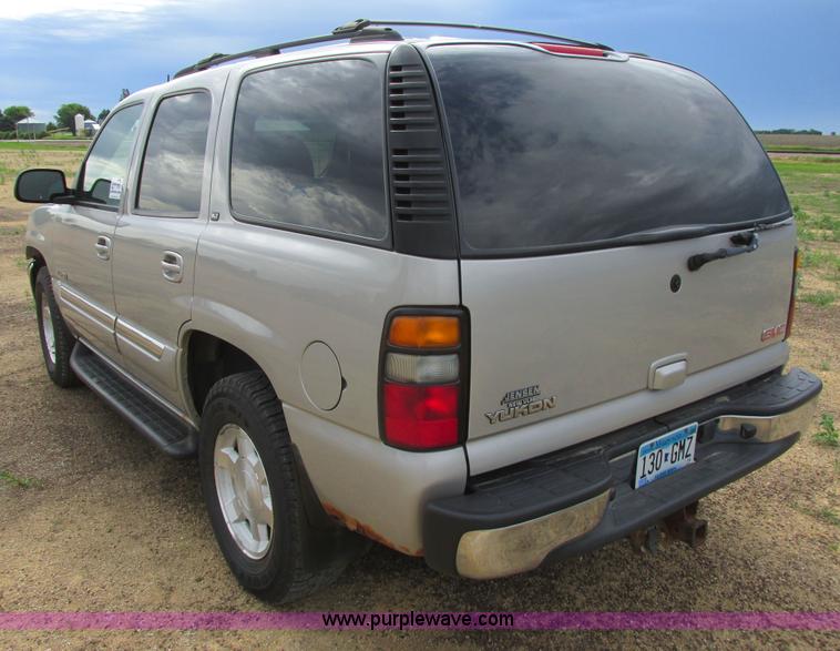 image for item I2517 2004 GMC Yukon SLT SUV