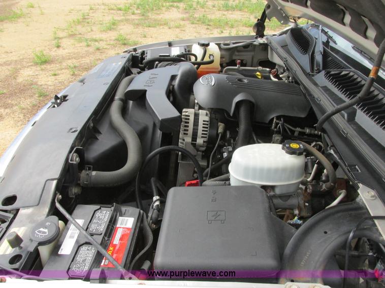 image for item I2517 2004 GMC Yukon SLT SUV