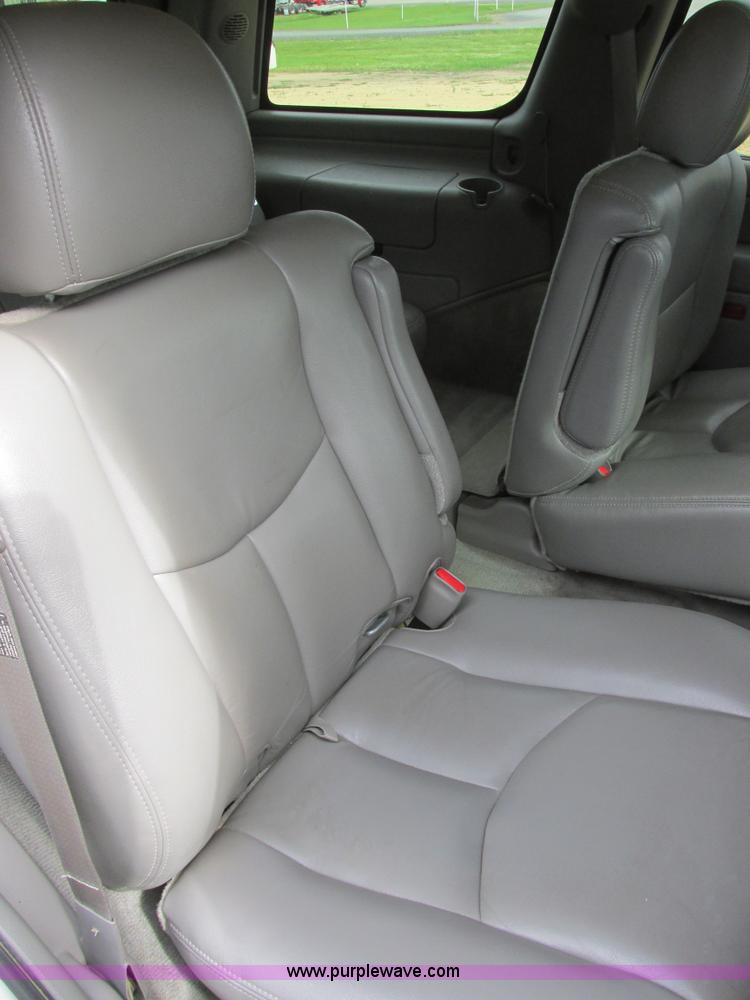 image for item I2517 2004 GMC Yukon SLT SUV