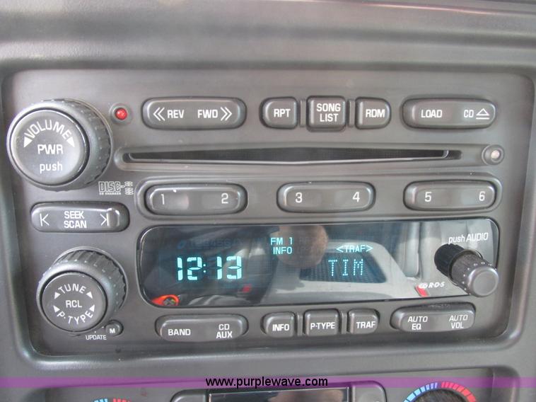 image for item I2517 2004 GMC Yukon SLT SUV