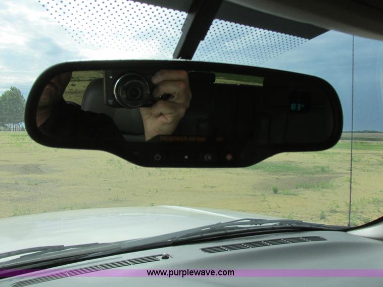 image for item I2517 2004 GMC Yukon SLT SUV