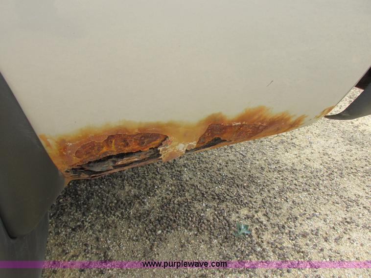 image for item I2517 2004 GMC Yukon SLT SUV