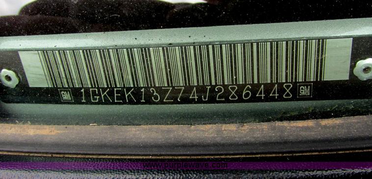 image for item I2517 2004 GMC Yukon SLT SUV