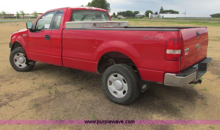 image for item I2521 2005 Ford F150 XL pickup truck