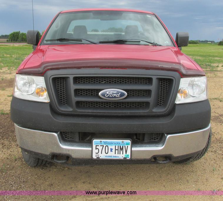 image for item I2521 2005 Ford F150 XL pickup truck