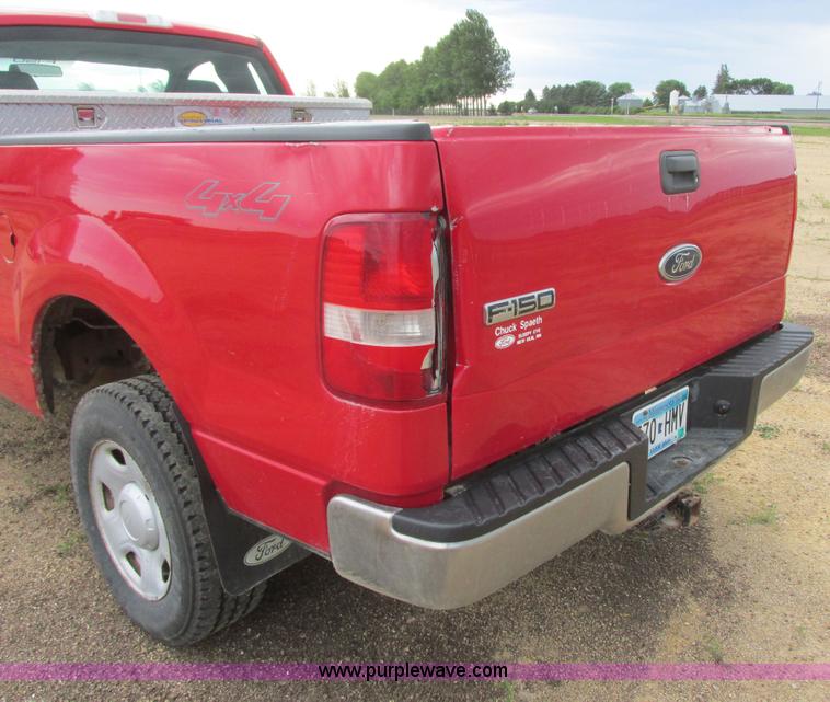 image for item I2521 2005 Ford F150 XL pickup truck