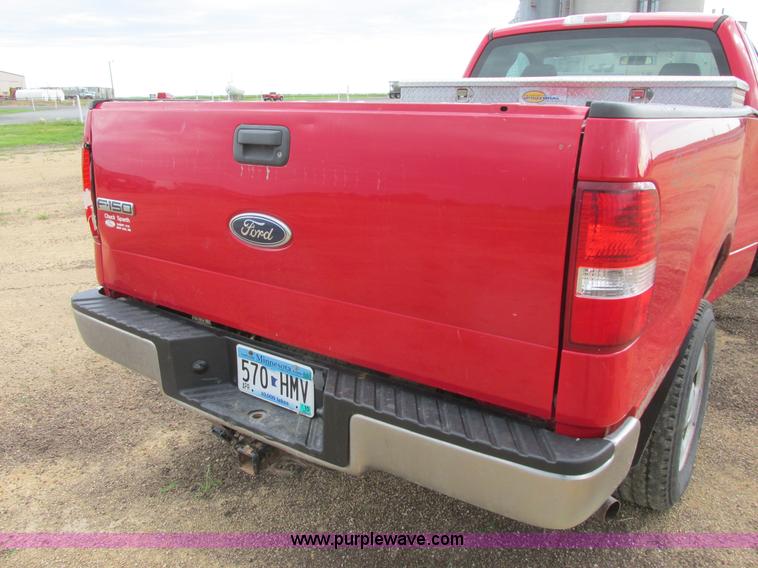 image for item I2521 2005 Ford F150 XL pickup truck
