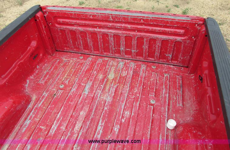 image for item I2521 2005 Ford F150 XL pickup truck