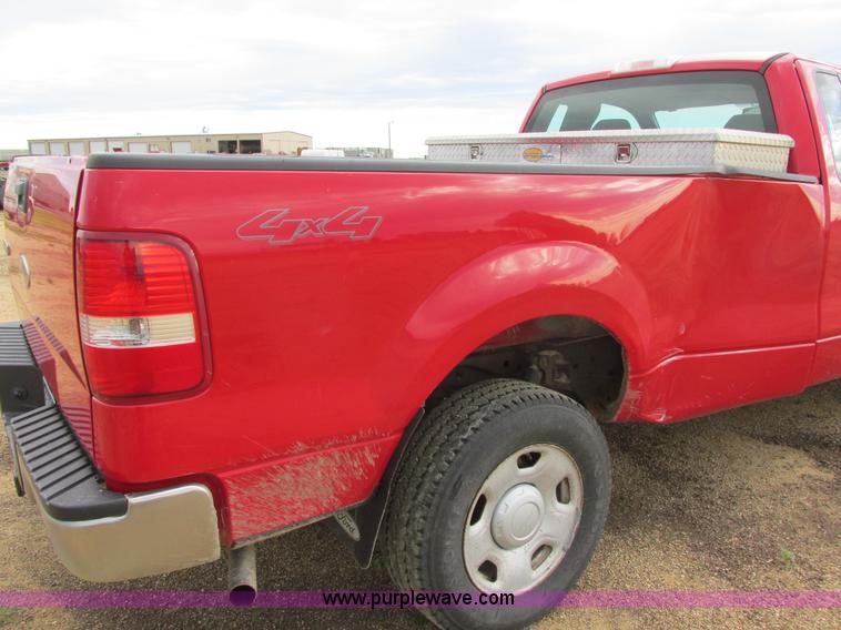 image for item I2521 2005 Ford F150 XL pickup truck