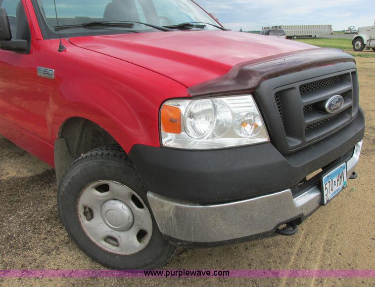 image for item I2521 2005 Ford F150 XL pickup truck