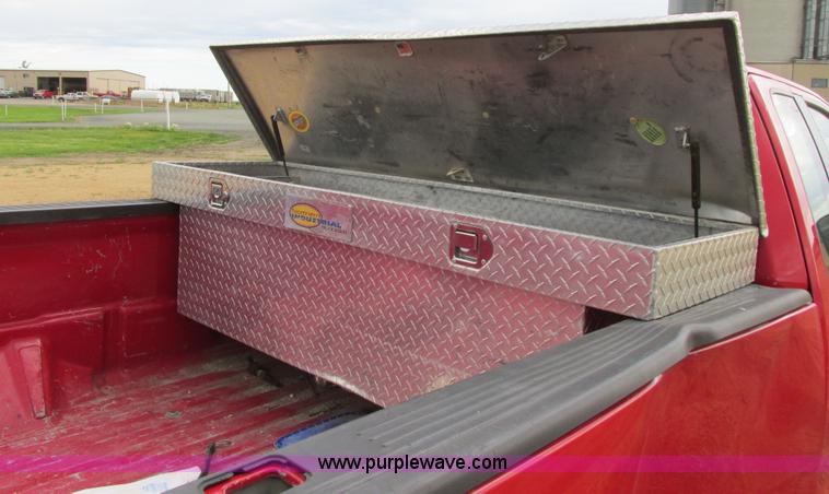 image for item I2521 2005 Ford F150 XL pickup truck