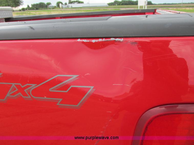 image for item I2521 2005 Ford F150 XL pickup truck