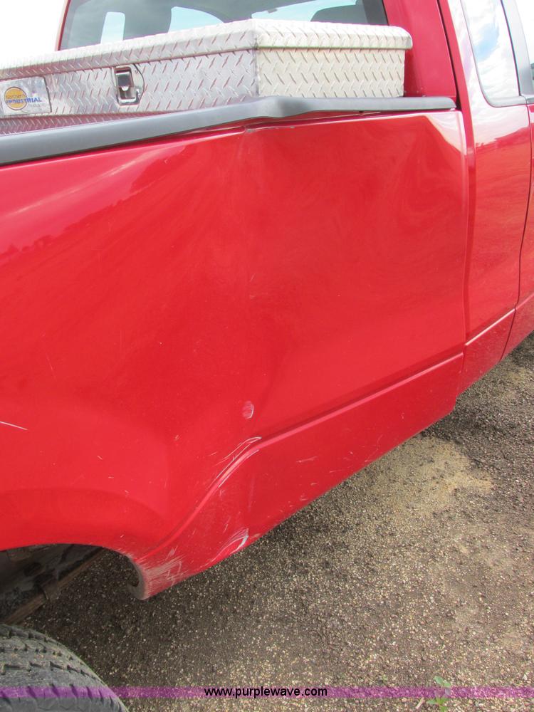 image for item I2521 2005 Ford F150 XL pickup truck