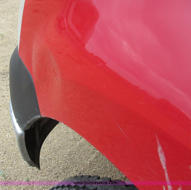 image for item I2521 2005 Ford F150 XL pickup truck