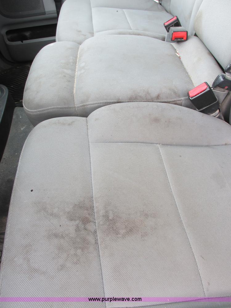 image for item I2521 2005 Ford F150 XL pickup truck