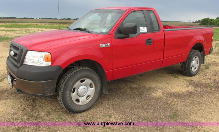 image for item I2522 2007 Ford F150 XL pickup truck