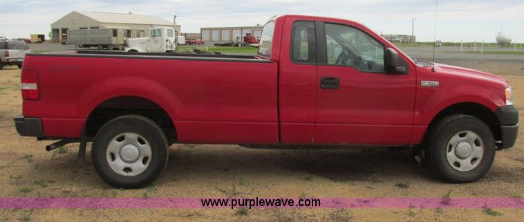 image for item I2522 2007 Ford F150 XL pickup truck