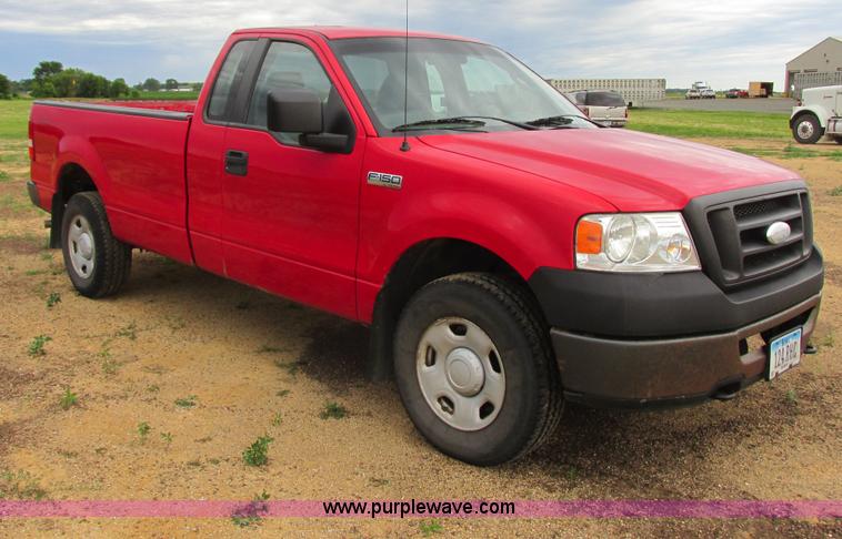 image for item I2522 2007 Ford F150 XL pickup truck