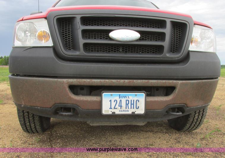 image for item I2522 2007 Ford F150 XL pickup truck