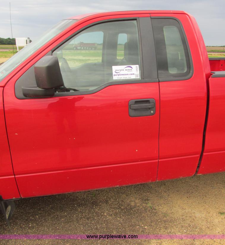 image for item I2522 2007 Ford F150 XL pickup truck