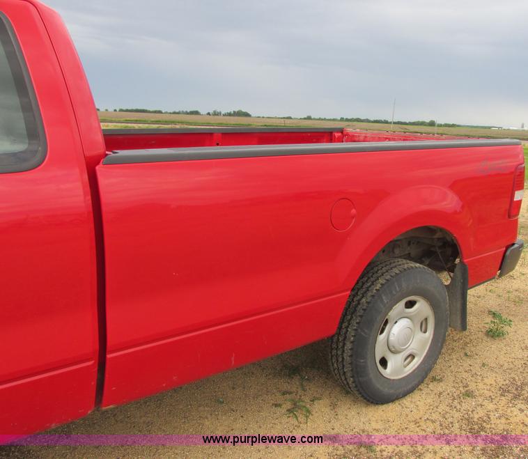 image for item I2522 2007 Ford F150 XL pickup truck