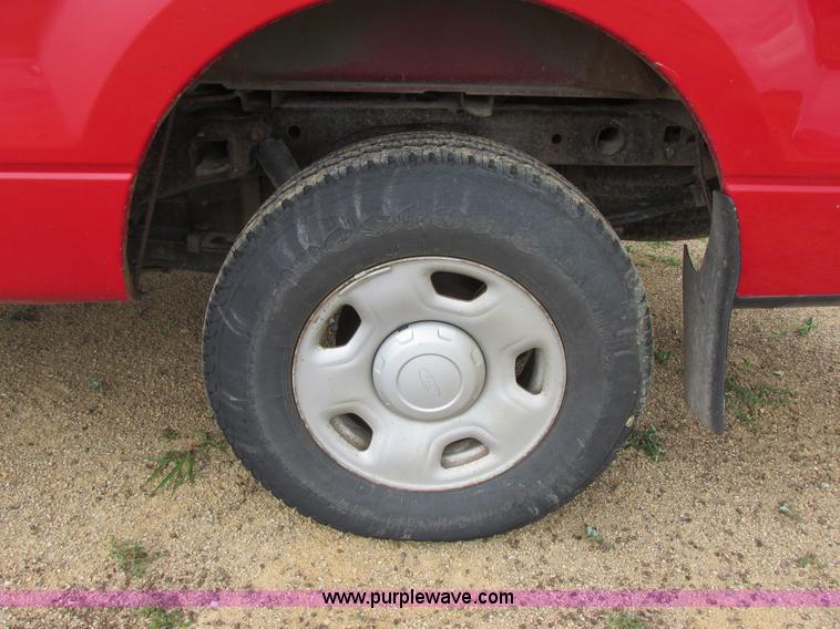 image for item I2522 2007 Ford F150 XL pickup truck