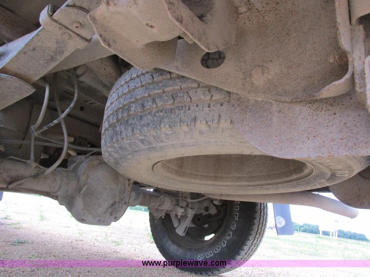 image for item I2522 2007 Ford F150 XL pickup truck