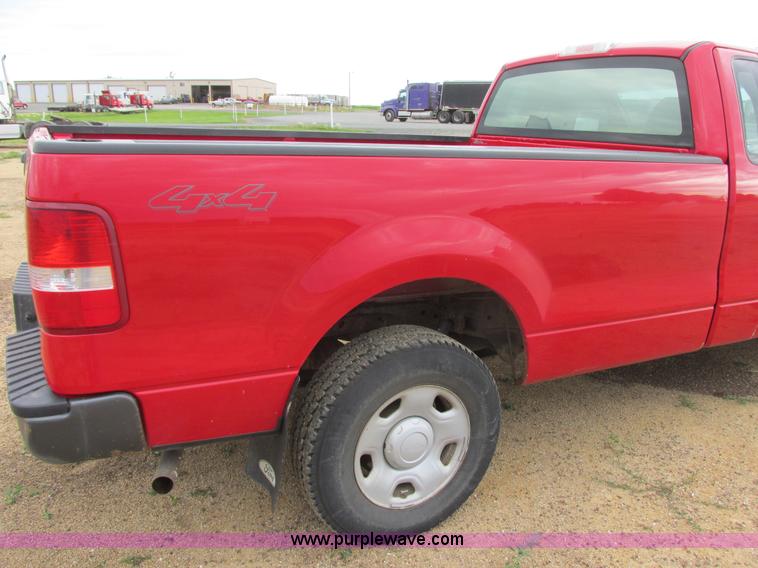 image for item I2522 2007 Ford F150 XL pickup truck