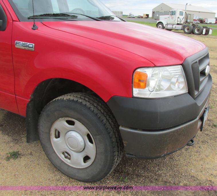 image for item I2522 2007 Ford F150 XL pickup truck