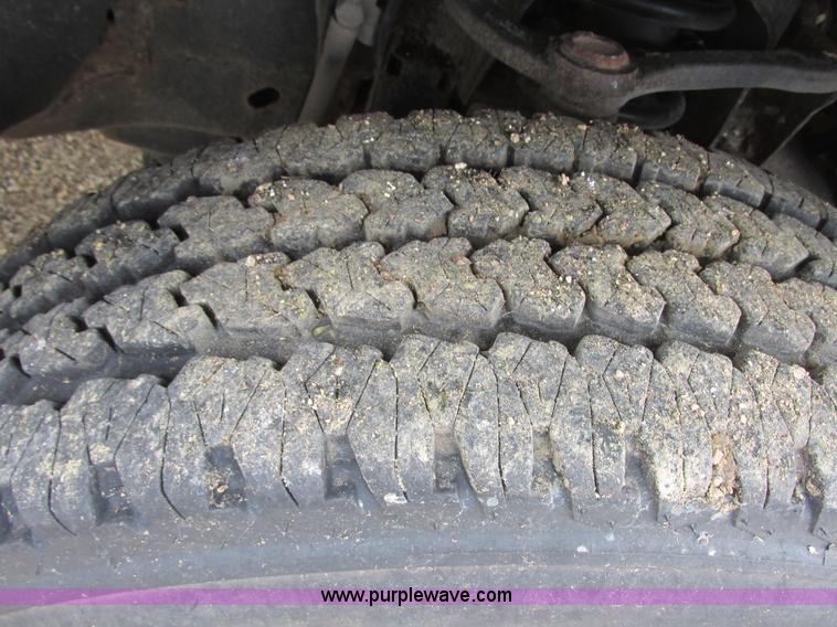 image for item I2522 2007 Ford F150 XL pickup truck