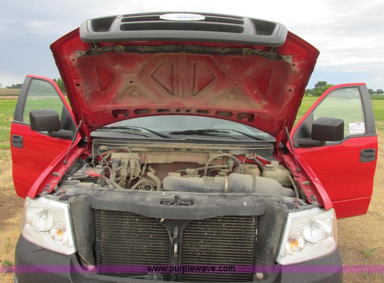 image for item I2522 2007 Ford F150 XL pickup truck
