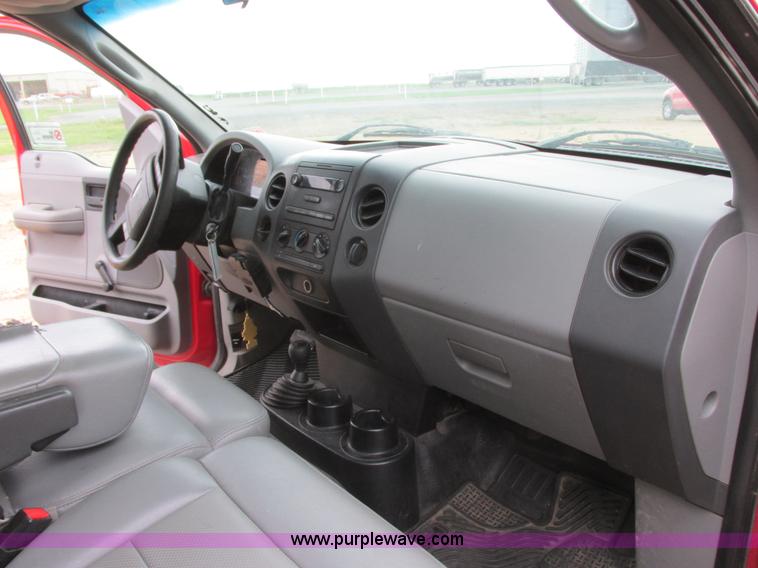 image for item I2522 2007 Ford F150 XL pickup truck