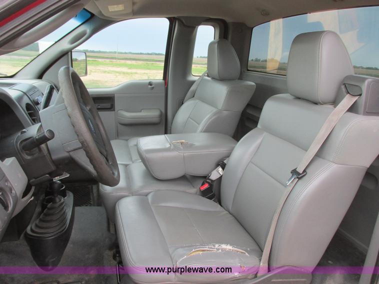 image for item I2522 2007 Ford F150 XL pickup truck