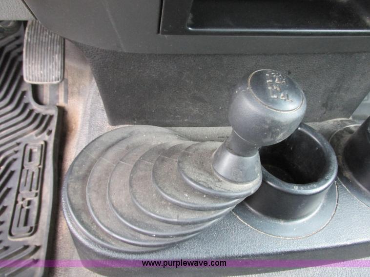 image for item I2522 2007 Ford F150 XL pickup truck