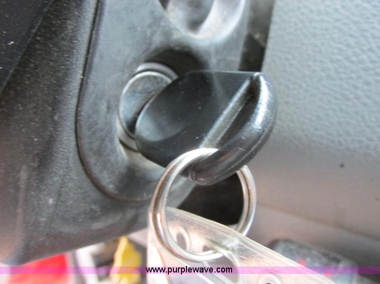 image for item I2522 2007 Ford F150 XL pickup truck