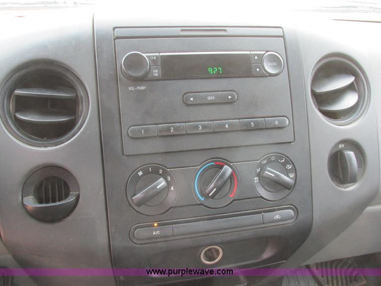 image for item I2522 2007 Ford F150 XL pickup truck