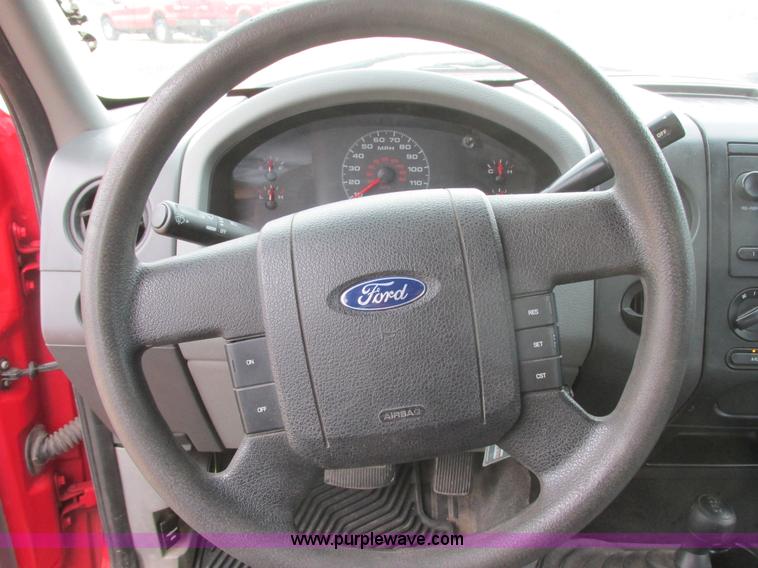 image for item I2522 2007 Ford F150 XL pickup truck