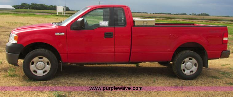 image for item I2525 2006 Ford F150 XL pickup truck