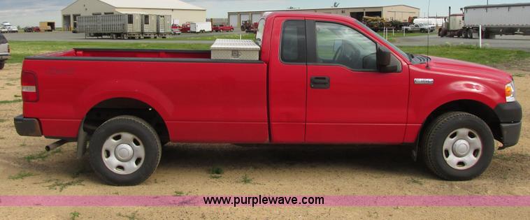 image for item I2525 2006 Ford F150 XL pickup truck