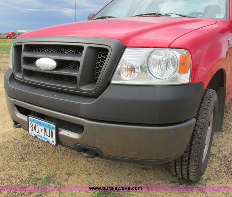 image for item I2525 2006 Ford F150 XL pickup truck