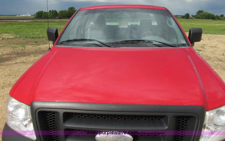image for item I2525 2006 Ford F150 XL pickup truck