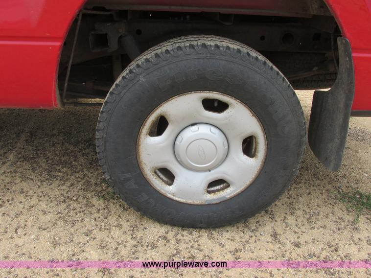 image for item I2525 2006 Ford F150 XL pickup truck